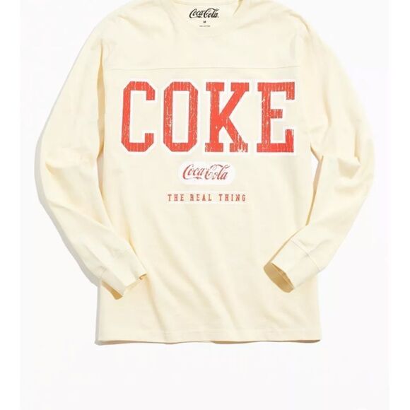 Coca-Cola‎ Football Long Sleeve Tee Cream distressed shirt from Urban medium - Picture 1 of 6